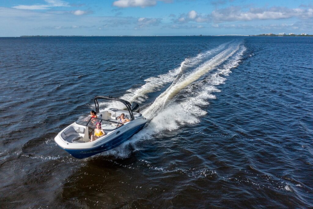 Bayliner VR6 Bowrider - Outboard