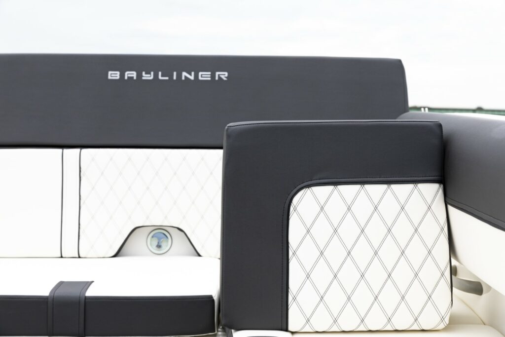 Bayliner DX2050